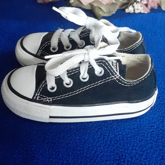 baby converse tennis shoes